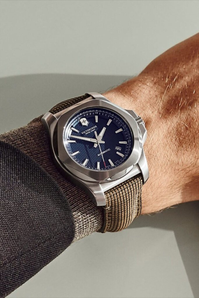 Khám phá độ bền bỉ tuyệt đối của dòng Victorinox INOX 1