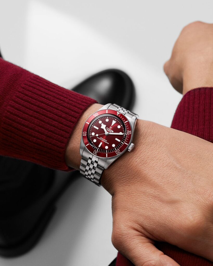 Giải mã cơn sốt hoài cổ dòng Tudor Black Bay mới. 2