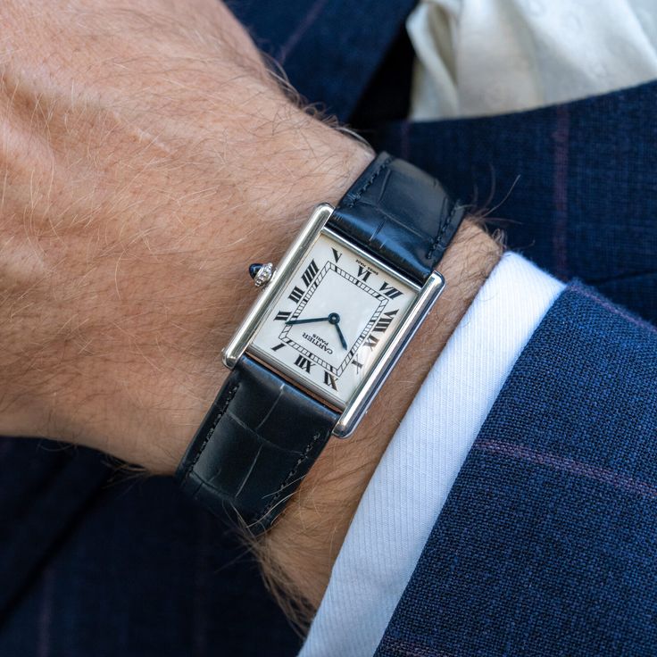 Sự tinh tế vượt trội của dòng đồng hồ Cartier Tank Must 2
