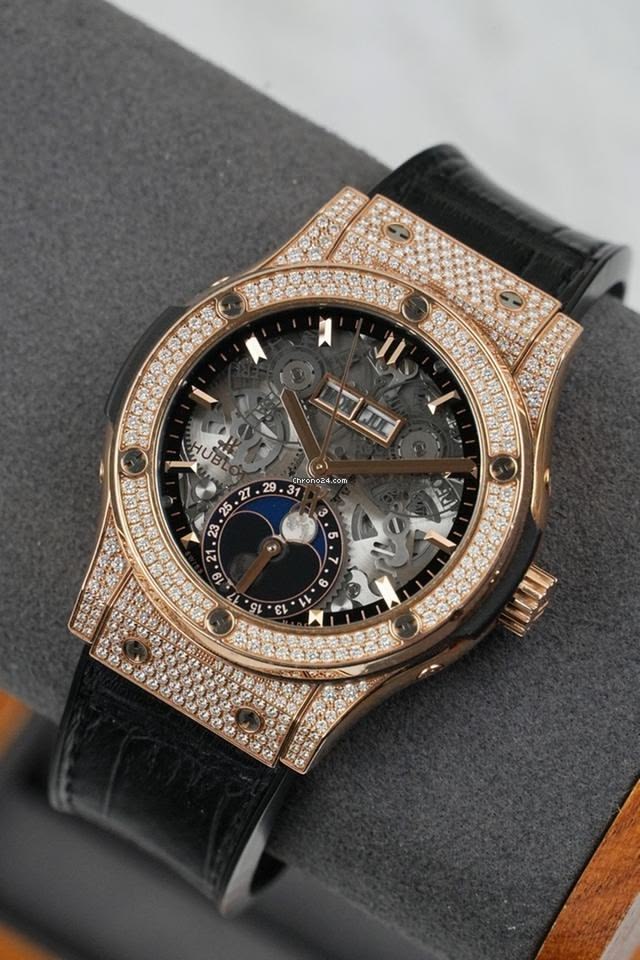 Khám phá nghệ thuật khảm đá quý trên Hublot Classic Fusion. 3