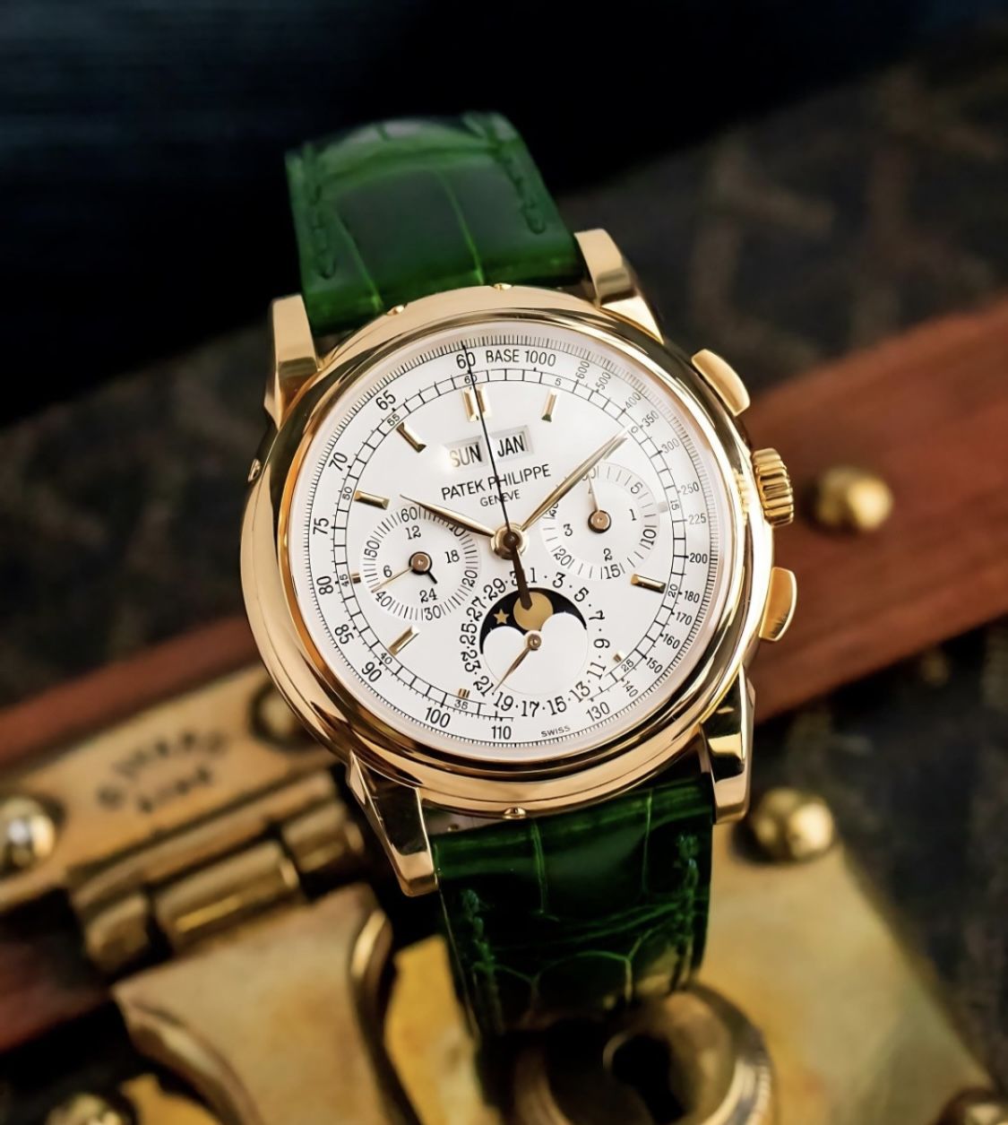 Tìm hiểu lịch sử lừng lẫy của Patek Philippe Calatrava mới 3