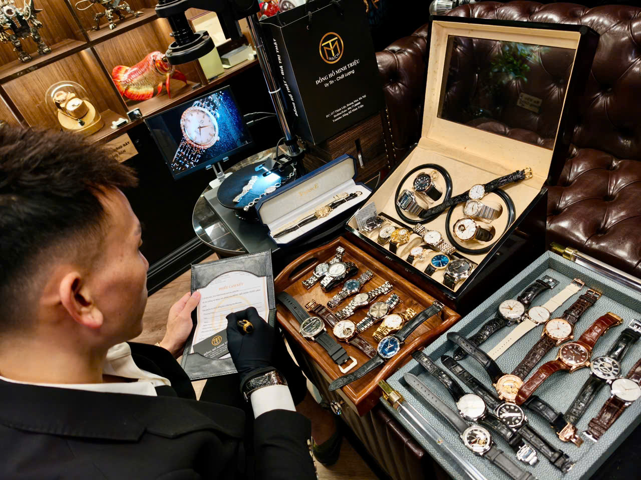 Thu mua đồng hồ Patek Philippe Aquanaut cũ tại Hà Nội. 2