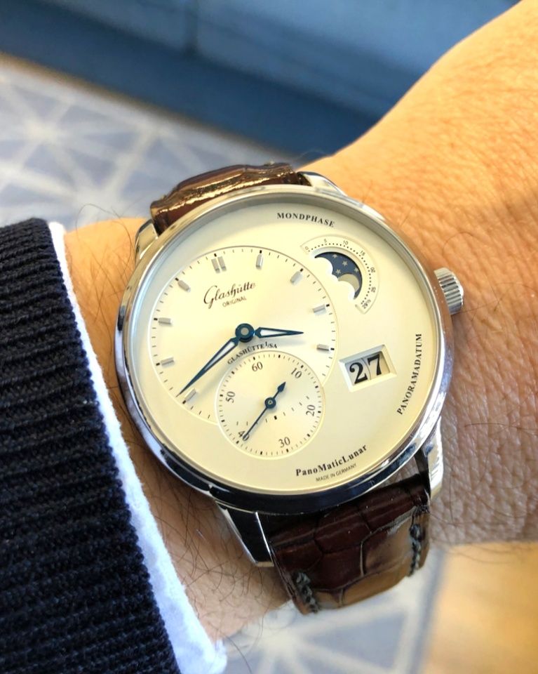 Khám phá thiết kế mặt số lệch tâm Glashütte Original PanoMatic. 2