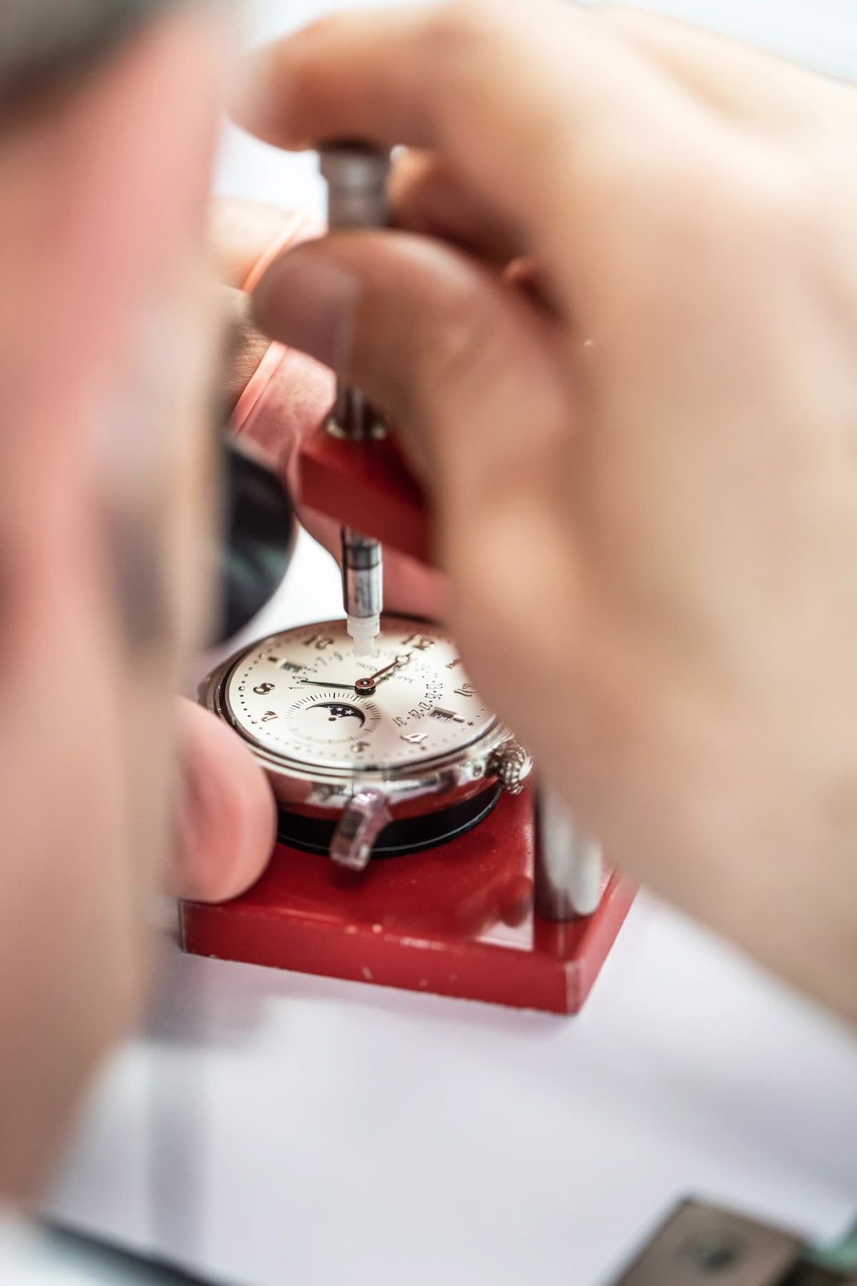 Khám phá cơ chế điểm chuông phức tạp cỗ Patek Philippe 2