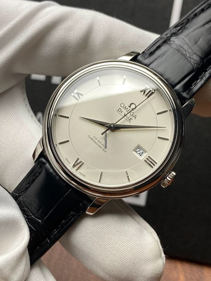 Vẻ đẹp vượt thời gian của dòng máy Omega De Ville 1