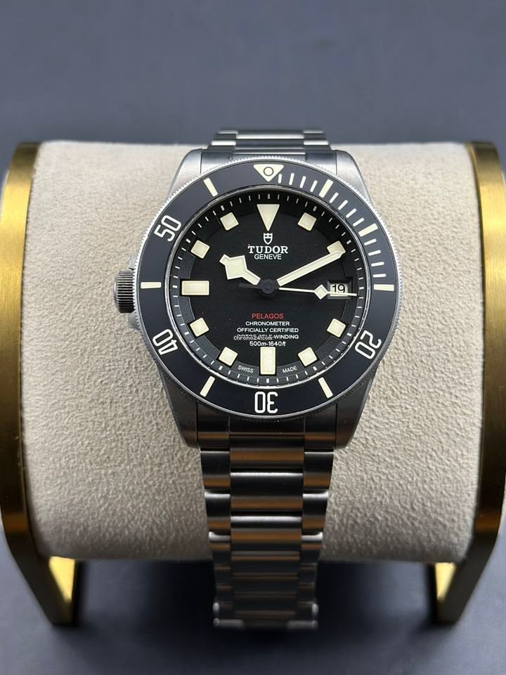 Nét đẹp thể thao mạnh mẽ trên cỗ máy Tudor Pelagos. 2