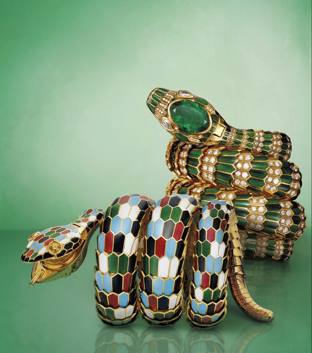Sức hút từ thiết kế hình rắn độc đáo BVLGARI Serpenti 2