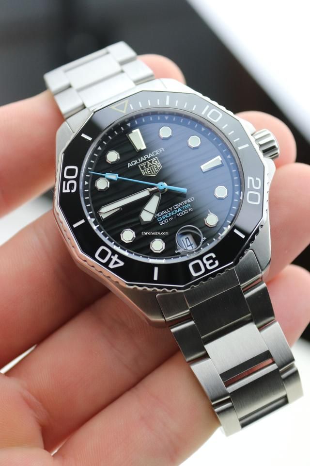 Trải nghiệm tính năng vượt trội từ mẫu TAG Heuer Aquaracer. 2