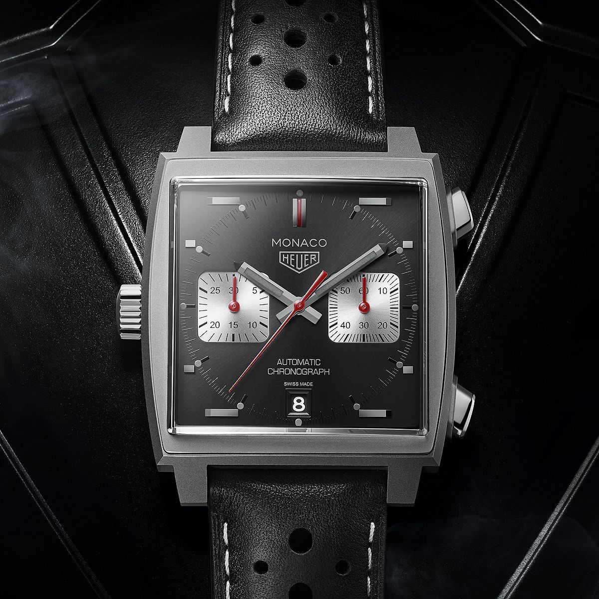 Sức hút vượt thời gian từ cỗ máy TAG Heuer Monaco. 1