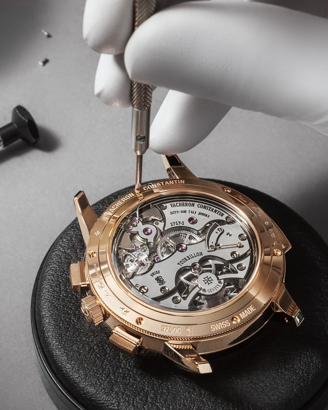 Thấu hiểu đẳng cấp chế tác thủ công cỗ máy Vacheron 2