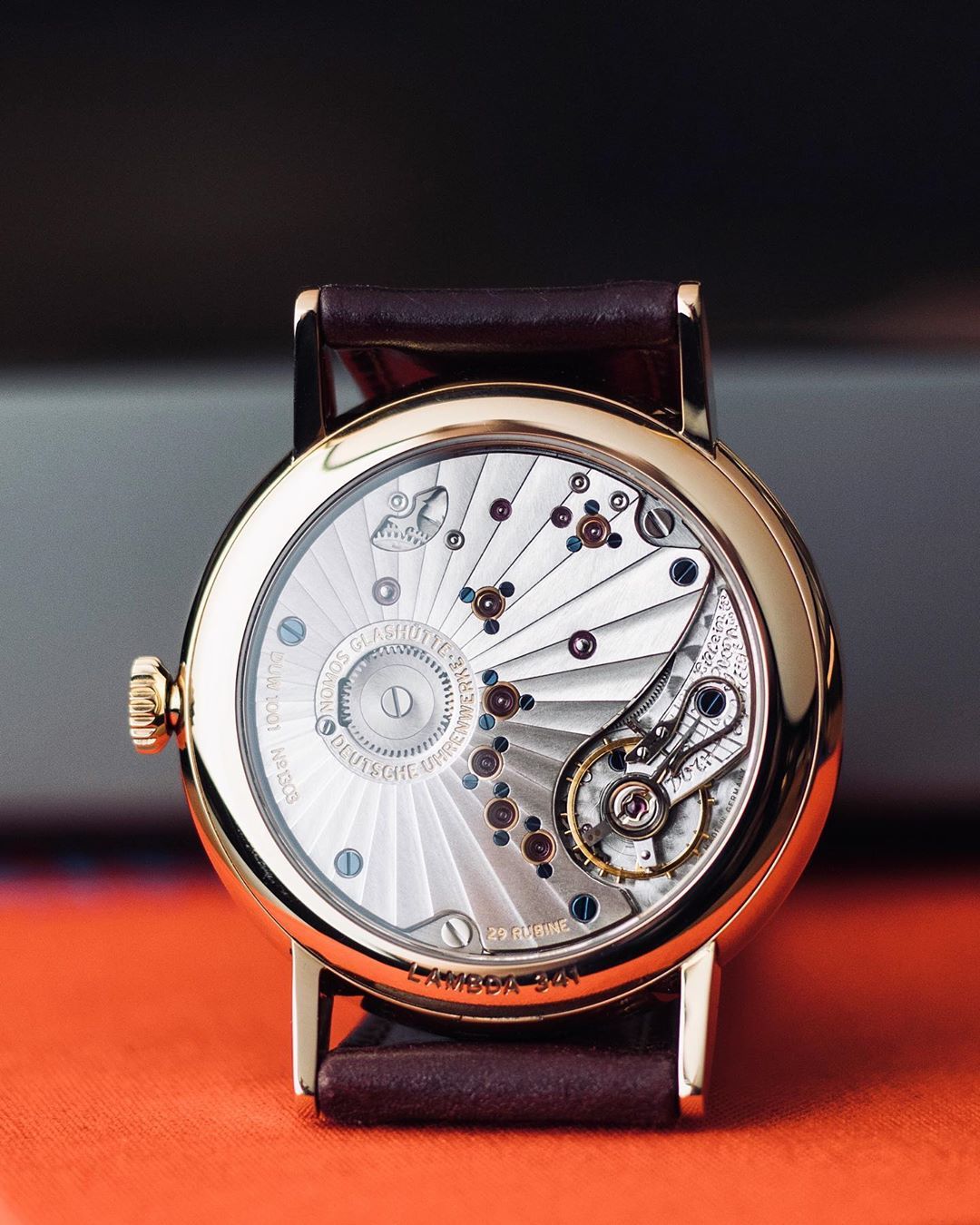 Thế giới màu sắc ấn tượng từ thiết kế Nomos Glashütte 1