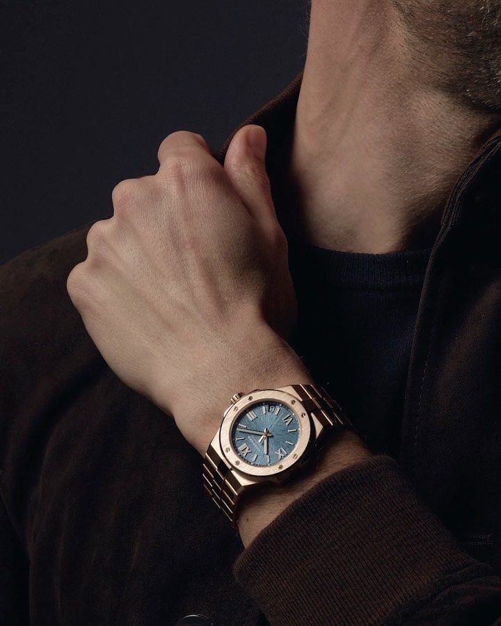 Ấn tượng mặt số vân mắt chim ưng Chopard Alpine Eagle 2