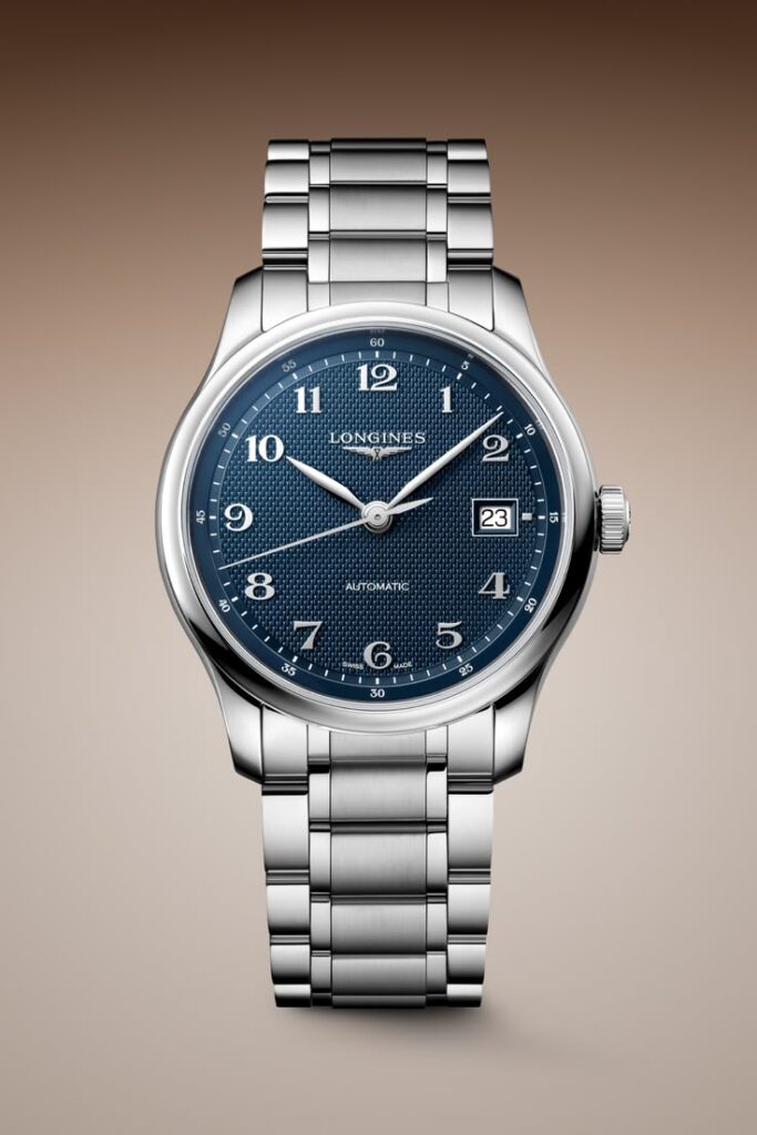 Sự cuốn hút từ chi tiết kim xanh nung cỗ Longines 2