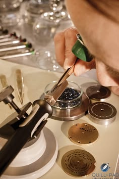 Trải nghiệm sự tinh tế từ kỹ nghệ hoàn thiện Glashutte 2