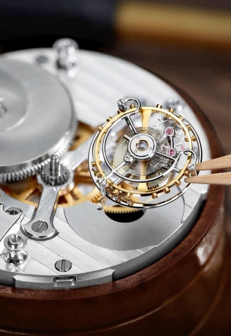 Trải nghiệm sự tinh tế từ kỹ nghệ hoàn thiện Glashutte 3