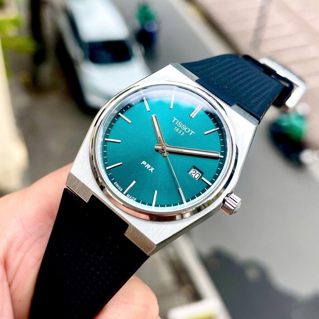Trải nghiệm thiết kế thanh lịch trên đồng hồ Tissot PRX. 1
