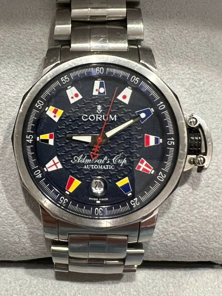 Đánh giá họa tiết cờ hàng hải cỗ máy Corum Admiral. 1
