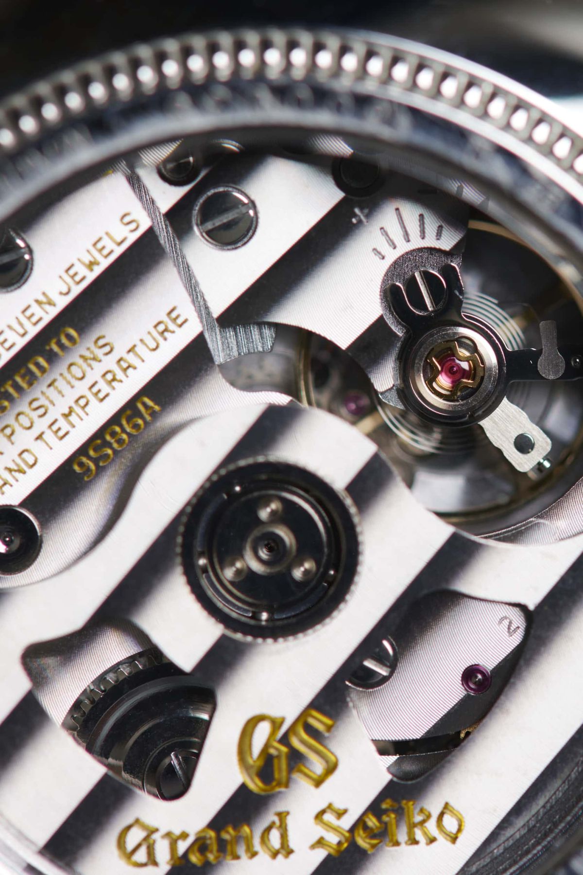 Bí mật cơ chế lướt mịn trên cỗ máy Grand Seiko 1