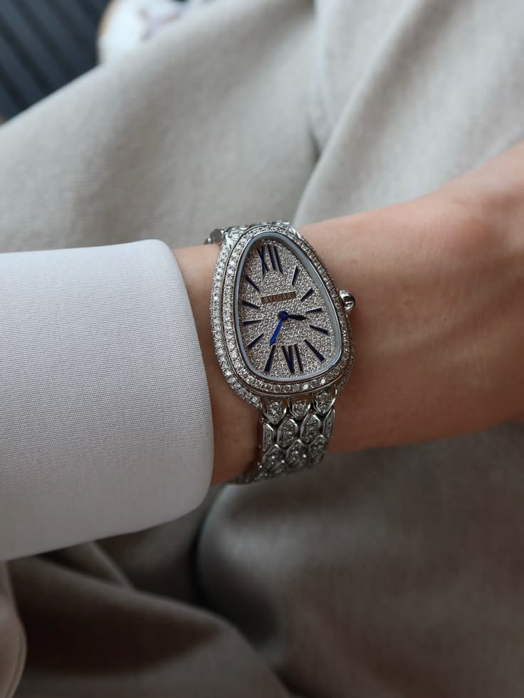 Bí ẩn đằng sau kiệt tác siêu mỏng thương hiệu BVLGARI 1