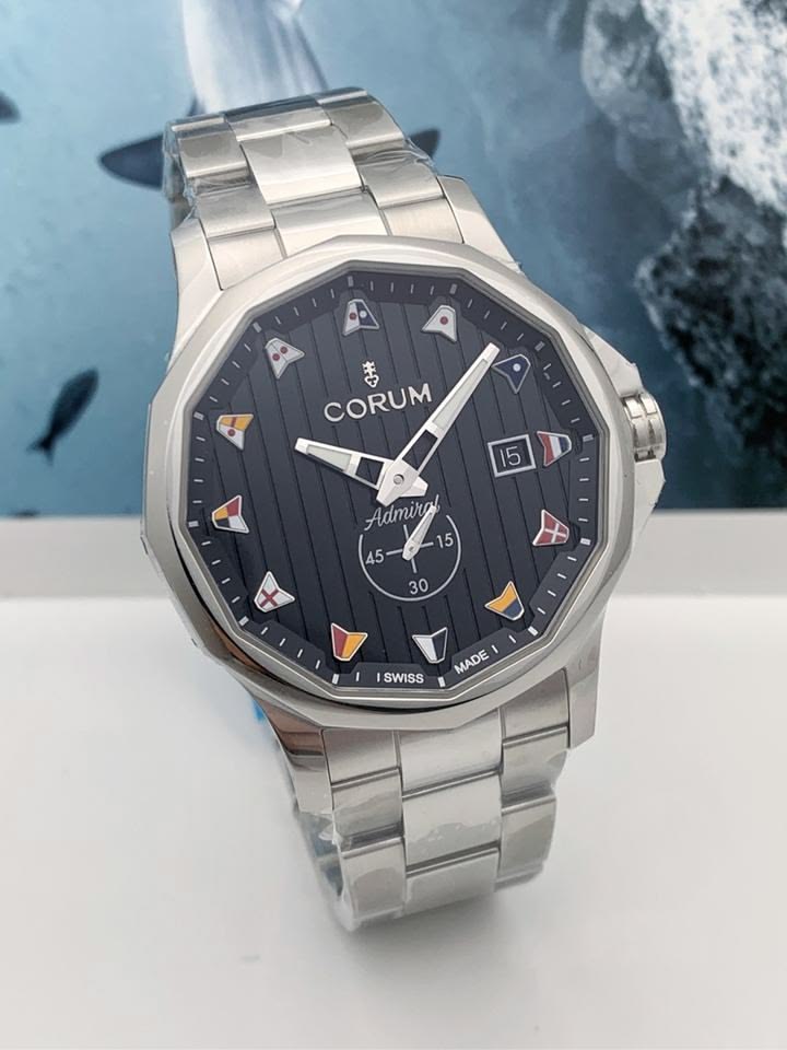 Đánh giá họa tiết cờ hàng hải cỗ máy Corum Admiral. 3