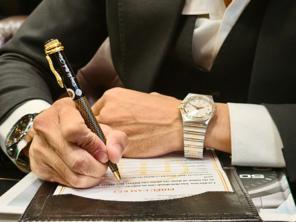 Dịch vụ sang nhượng chiếc Omega cũ ở phường Hàng Bài 2