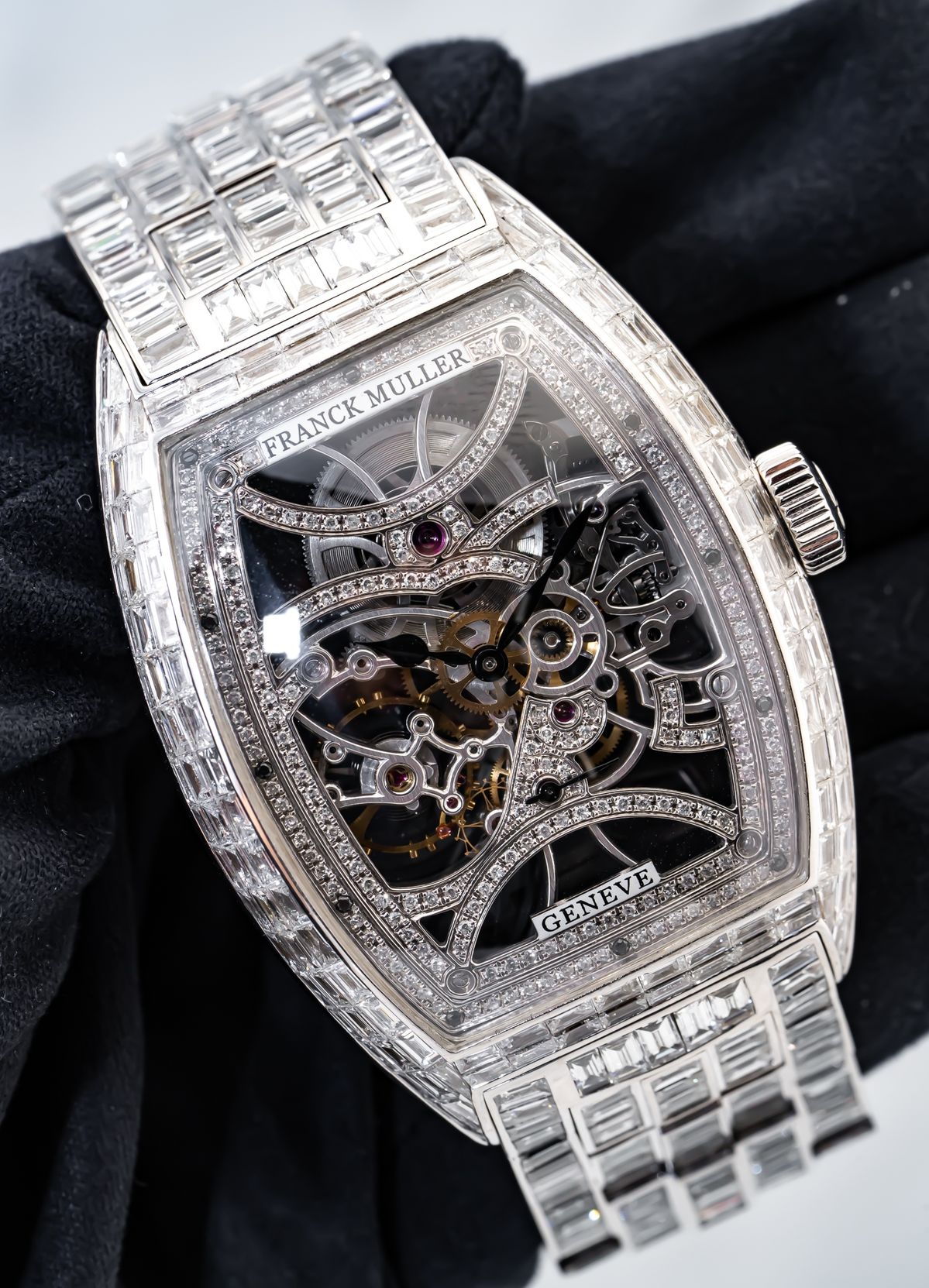 Tầm ảnh hưởng của thiết kế vỏ Tonneau hãng Franck Muller 3