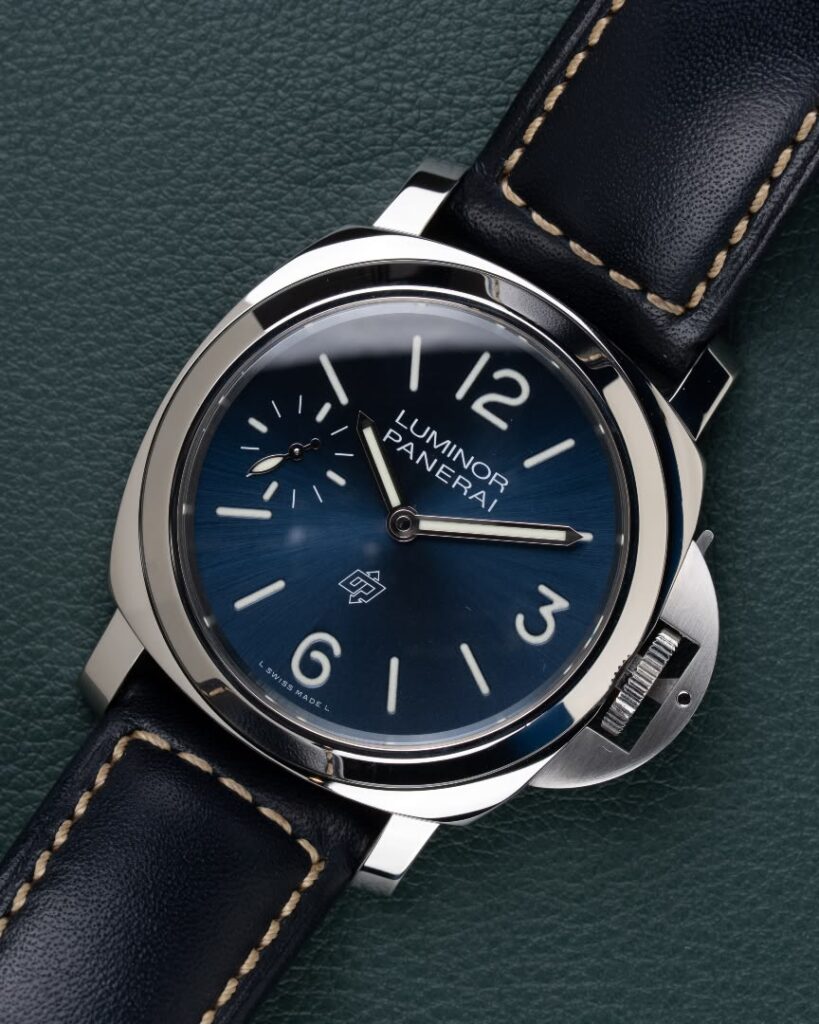 Khám phá cơ chế khóa núm bảo vệ độc quyền Panerai Luminor. 1