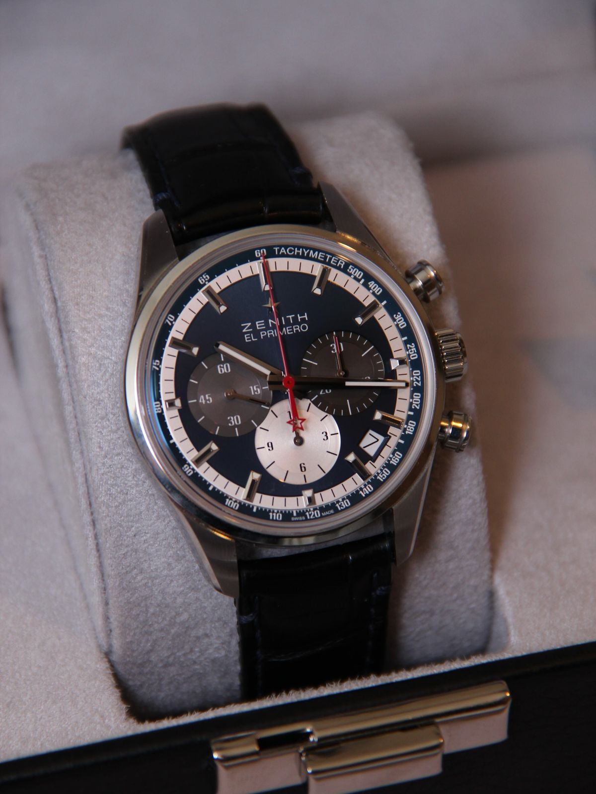 Tầm vóc thiết kế đồng hồ bấm giờ Zenith El Primero 1