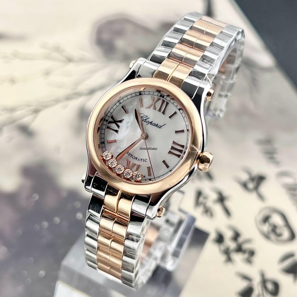 Mẹo làm sạch mặt số xà cừ trên đồng hồ Chopard nữ. 1