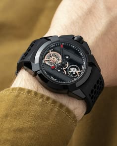 Khám phá cỗ máy tourbillon đa trục siêu dị từ Jacob Co. 2