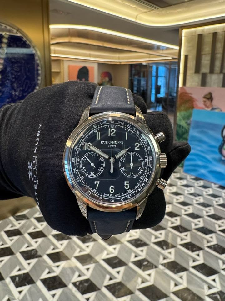 Lý do khiến dây da đồng hồ Patek Philippe bốc mùi hôi. 3