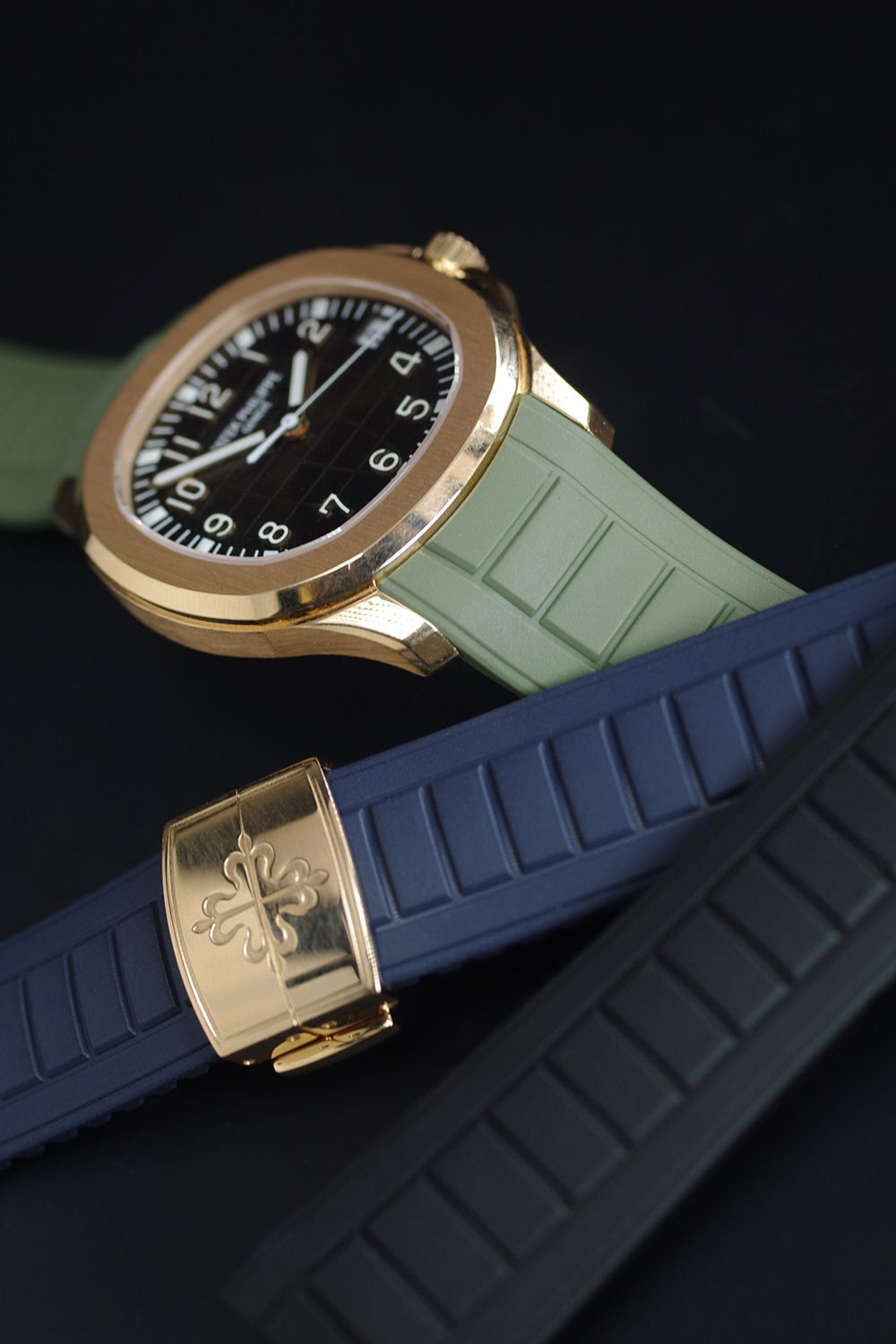 Nguyên nhân dây cao su Patek Philippe Aquanaut bị giòn rách. 1