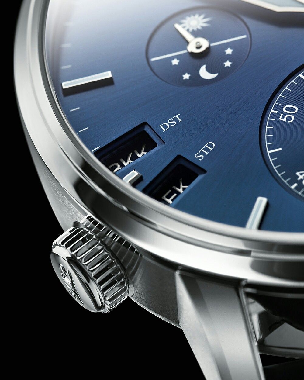 Chiêm ngưỡng mặt kính vòm sapphire siêu đẹp trên đồng hồ Glashutte. 1