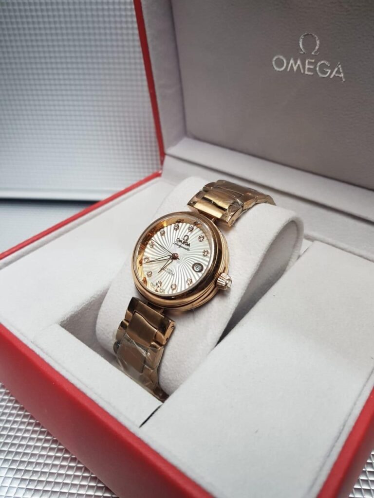 Lý do nắp đáy trong suốt của thương hiệu Omega được chuộng. 1