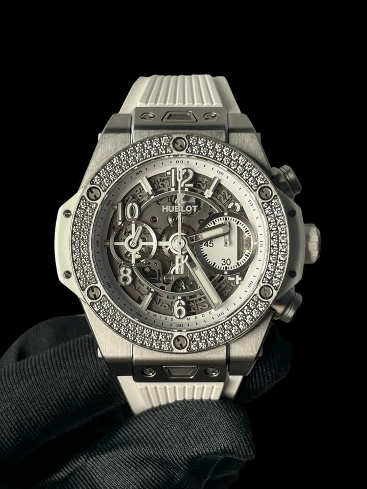 Nguyên nhân khiến dây cao su đồng hồ Hublot nhanh bị đứt. 1