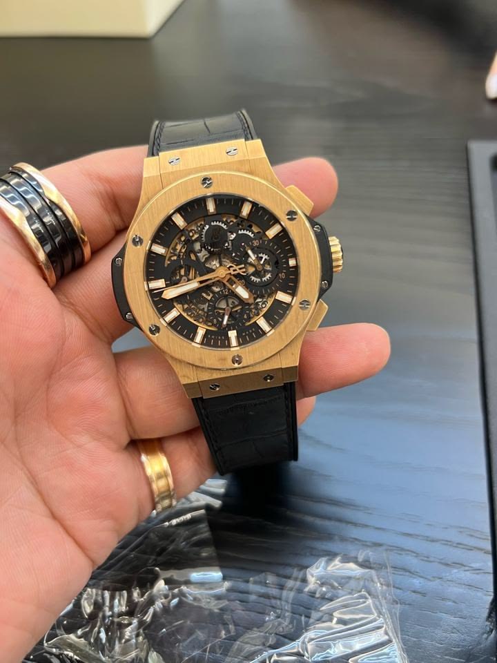 Nguy cơ kẹt máy khi đánh rơi đồng hồ nam Hublot 1