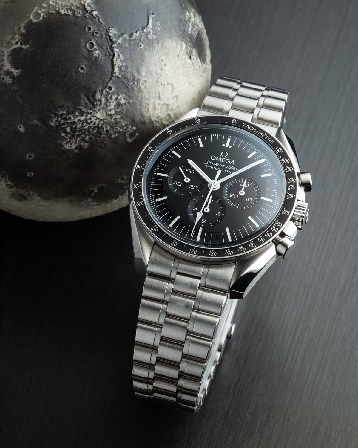 Tại sao kính Hesalite Omega Speedmaster Moonwatch lại dễ trầy xước? 3