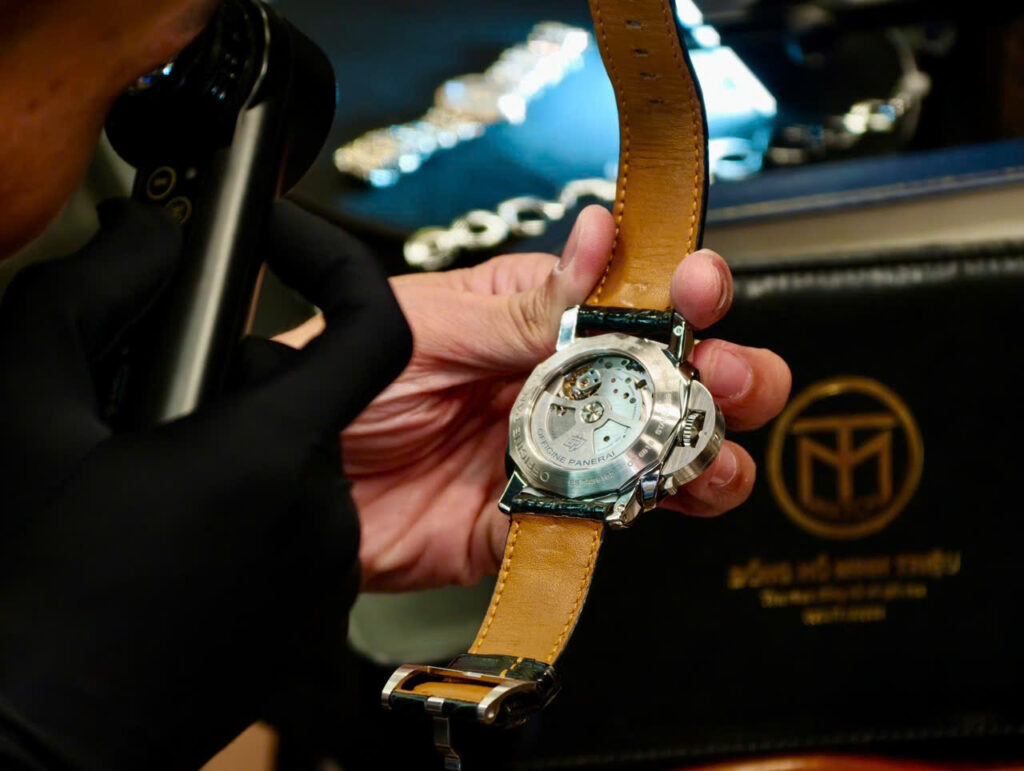 Cửa hàng thu mua đồng hồ cũ IWC Pilot tại Phú Nhuận. 1