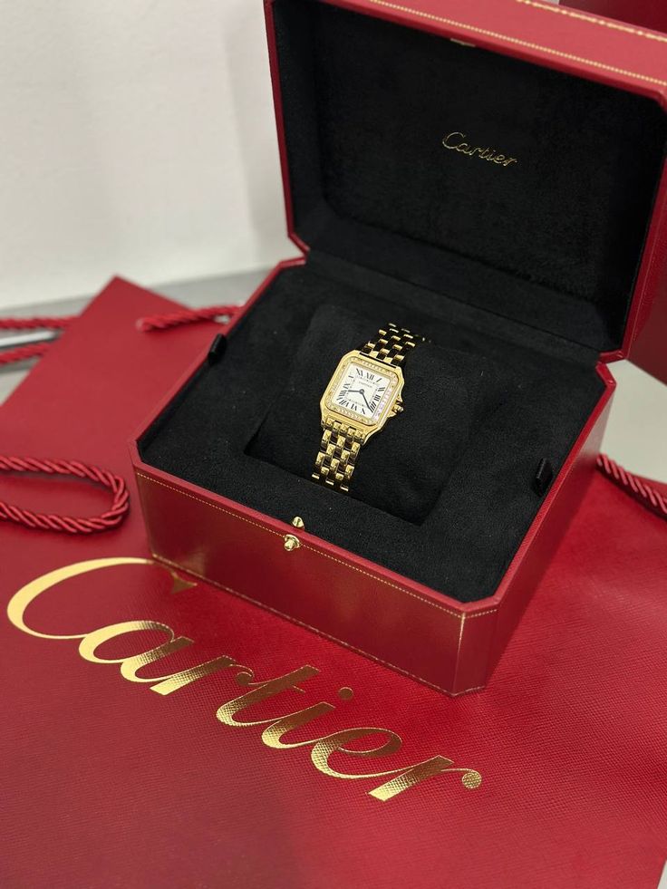 Bảng giá thu mua đồng hồ cũ Cartier tại phường Hàng Bạc. 3
