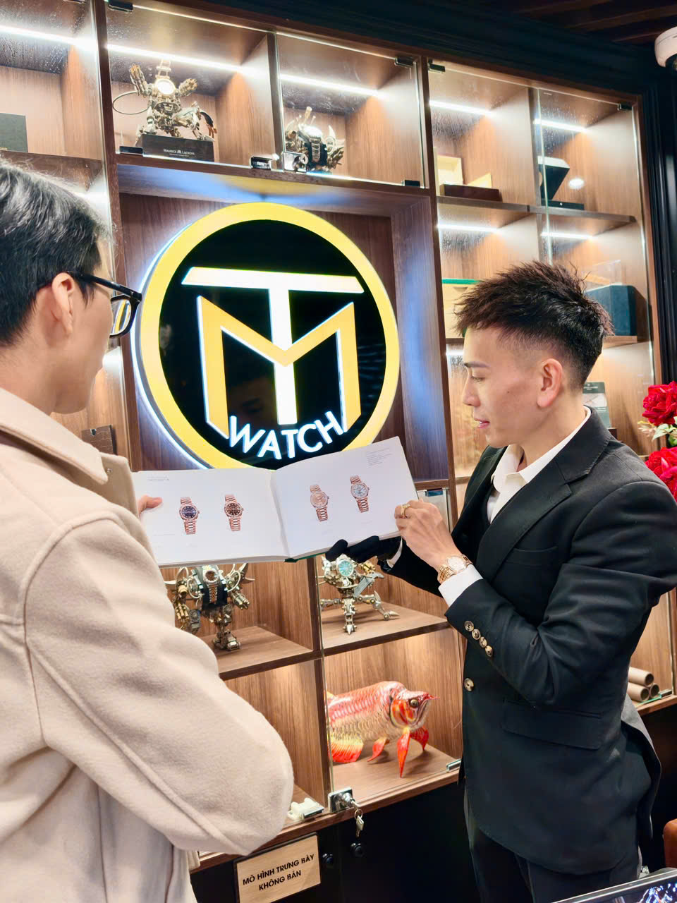 Nhận thanh toán ngay thu mua dong ho cu Cartier Tân Bình. 3