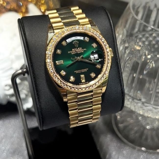 Chọn mặt số đồng hồ Rolex màu gì để hợp mệnh mộc? 1