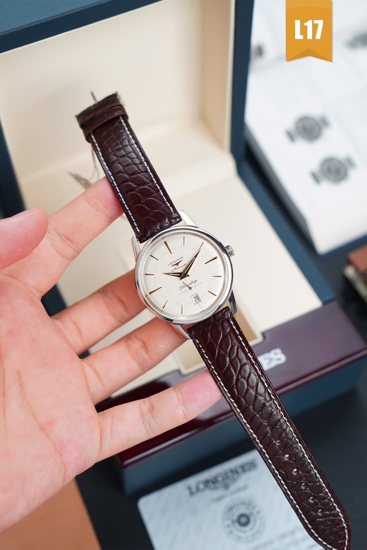 Tiệm Minh Triệu chuyên thu mua đồng hồ cũ Longines rất chuẩn. 2