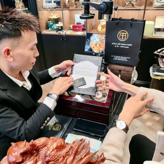 Mách bạn nơi mua đồng hồ Hublot lướt tại Cầu Giấy 3