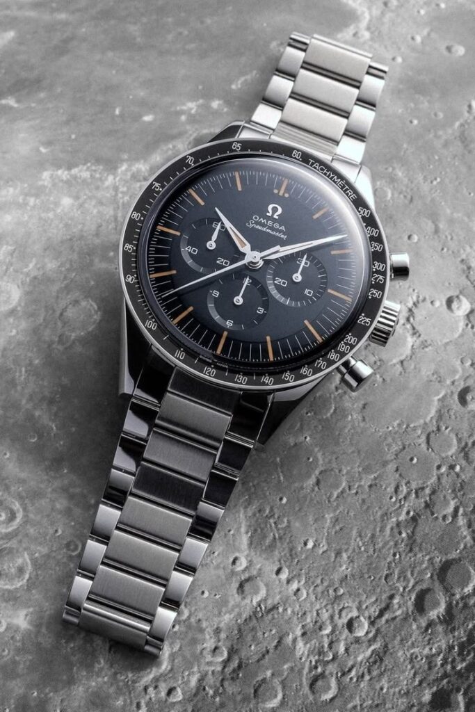 Cách xử lý khi mặt kính đồng hồ Omega mờ hơi sương. 2