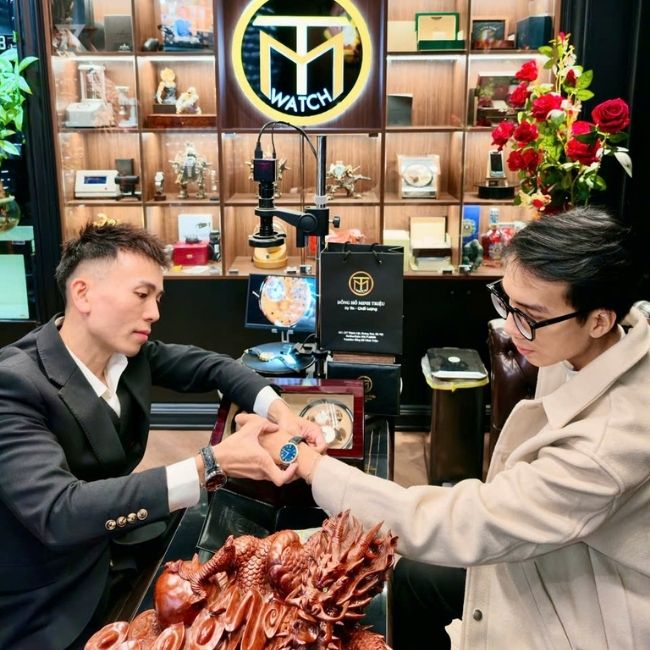 Ai cần bán đồng hồ Patek Philippe lướt ở Bắc Ninh 3