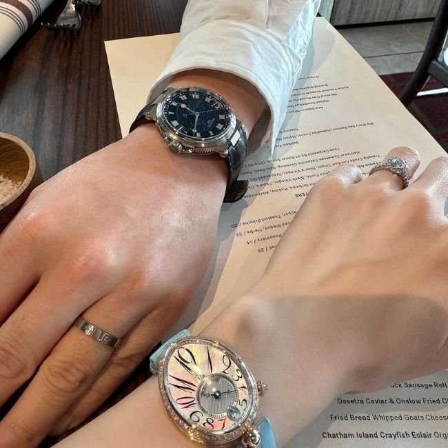 Chuyên gia so kèo thiết kế giữa hãng Cartier và Longines 2
