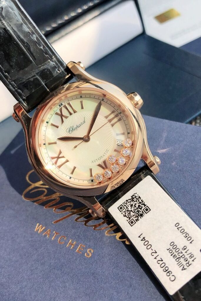 Nghệ thuật đính kim cương trên mặt số đồng hồ Chopard nữ. 2