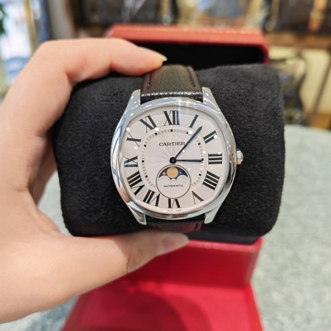 So sánh đồng hồ Cartier và Frederique Constant loại nào tốt 3