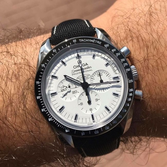 Góc nhìn chi tiết về mẫu đồng hồ Omega nam cũ 1