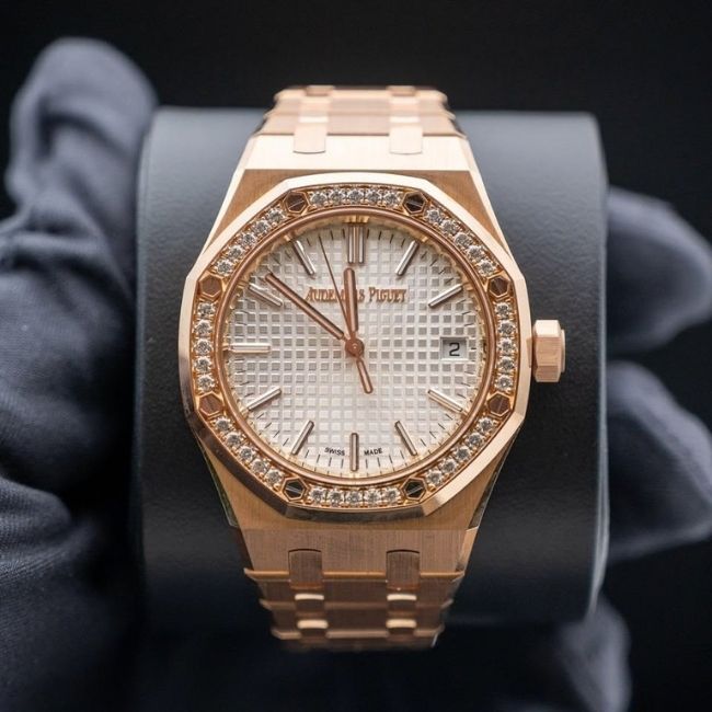 Mức giá đấu thầu kỷ lục của mẫu đồng hồ Audemars Piguet 2